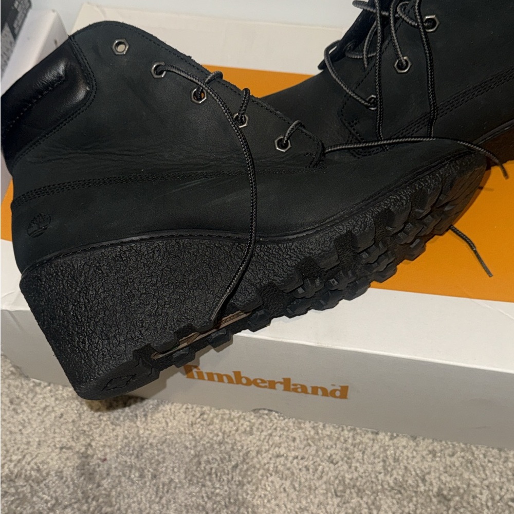 8.5 Timberland Women's Black Wedged Boots
